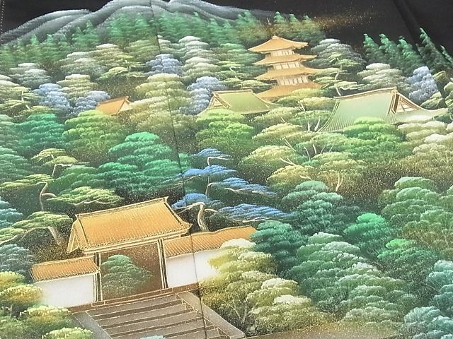 平和屋着物■豪華黒留袖　作家物　風景樹林文　金彩　着丈165.5cm　裄丈66cm　正絹　逸品　B-ey2804