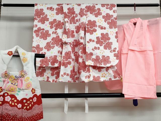 平和屋1■七五三　女の子　3歳　祝着・長襦袢・被布セット　鞠桜文　金彩　逸品　ut5295 平和屋着物[]七五三 女の子 ３歳 祝着 三つ身 長襦袢・被布セット 花