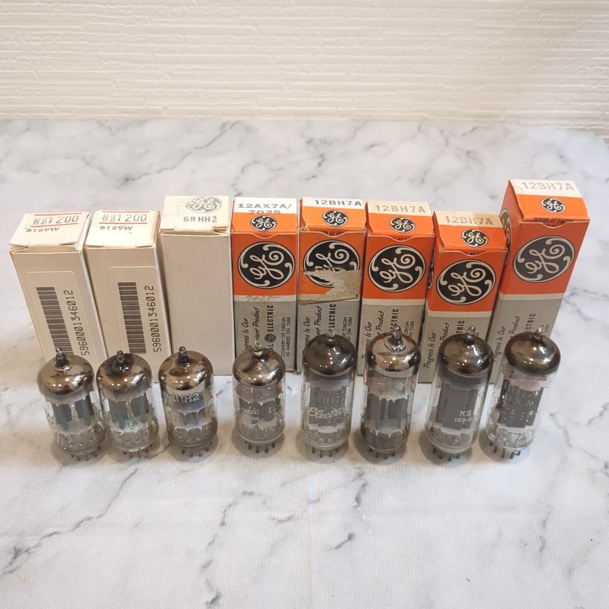 真空管　シルバニア 5814A 2本　GENERAL ELECTRIC 6RHH2 1本　12AX7A/7025 1本　12BH7A 4本　計8本　