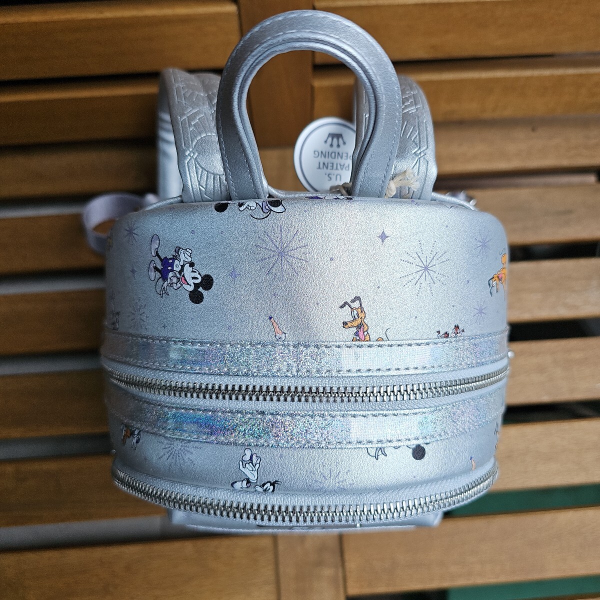 新品未使用品】フロリダ ディズニー WDW 100周年限定 リュック 新品未使用品】フロリダ ディズニー WDW 100周年限定 リュック