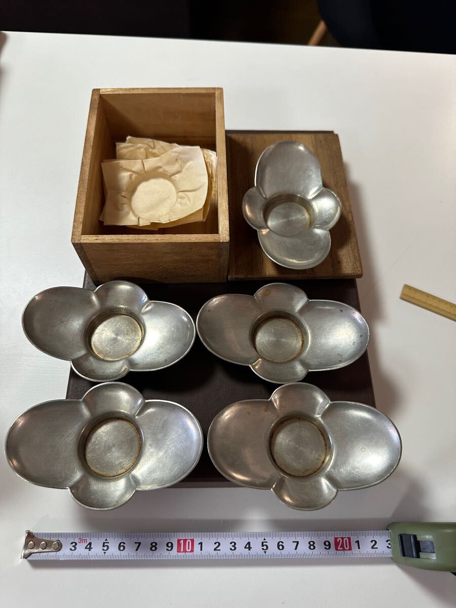 煎茶道具 古錫 乾茂號造・龍文堂造 茶托 二種十客 V 5407 煎茶道具古錫乾茂號造・龍文堂造茶托二種十客V5407(TOT 019 54