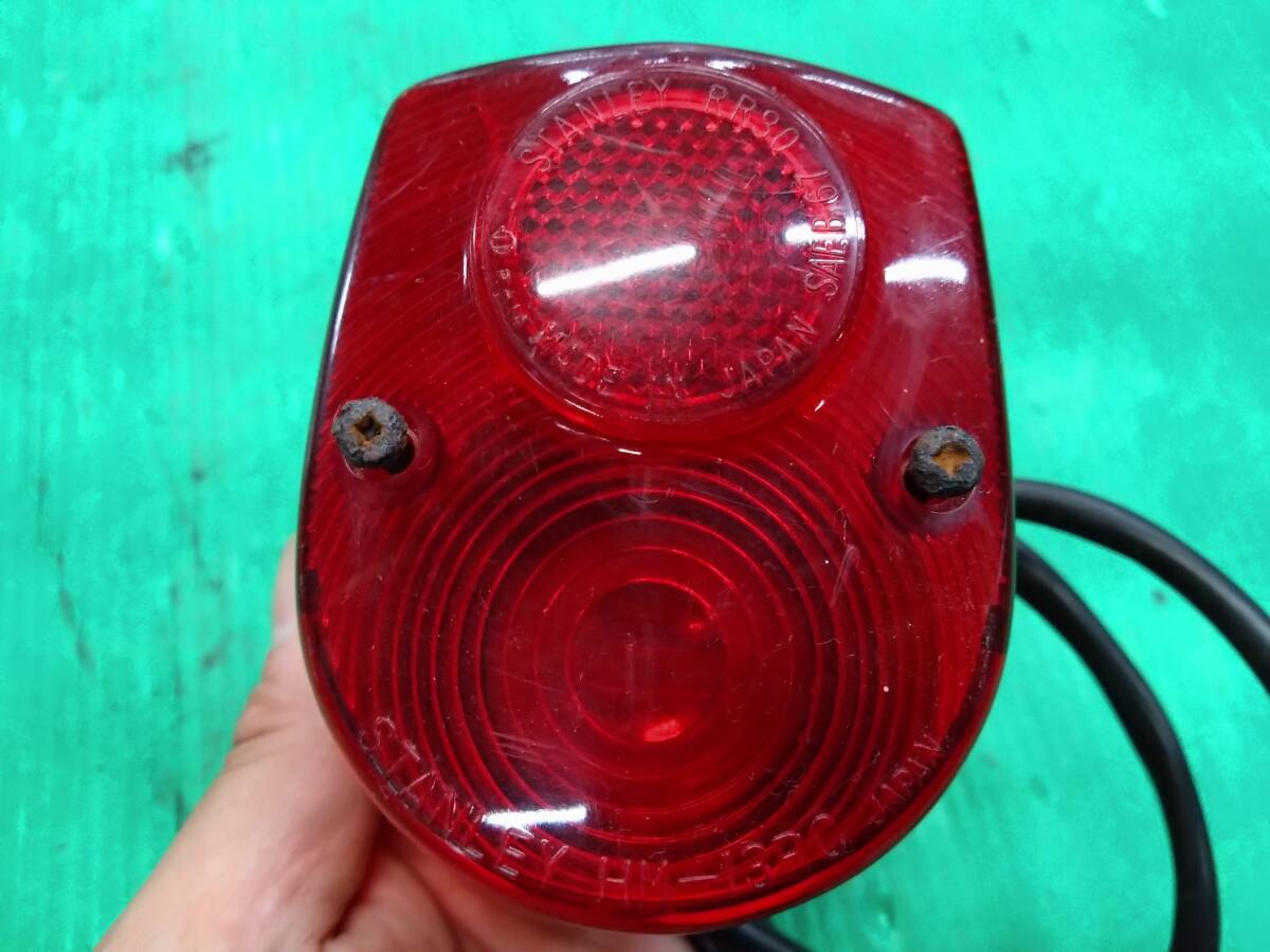 60　F2　ホンダ　スーパーカブ50　C50　テールランプ　リアウインカー右　中古　②　20241015