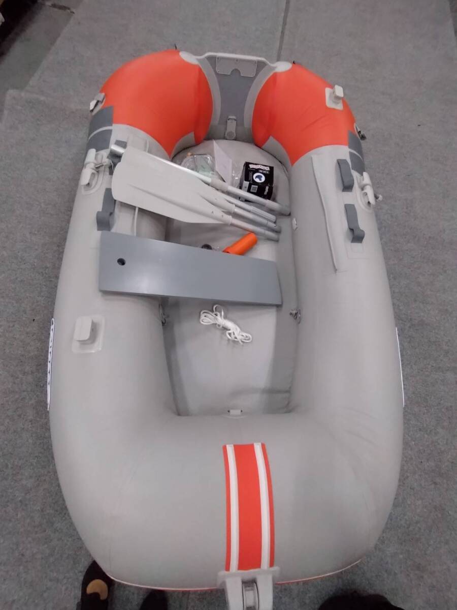 ジョイクラフト KEM-215 展示会に1度展示したボート ゴムボート ジョイクラフト KEM-215 展示会に1度展示したボート ゴムボート