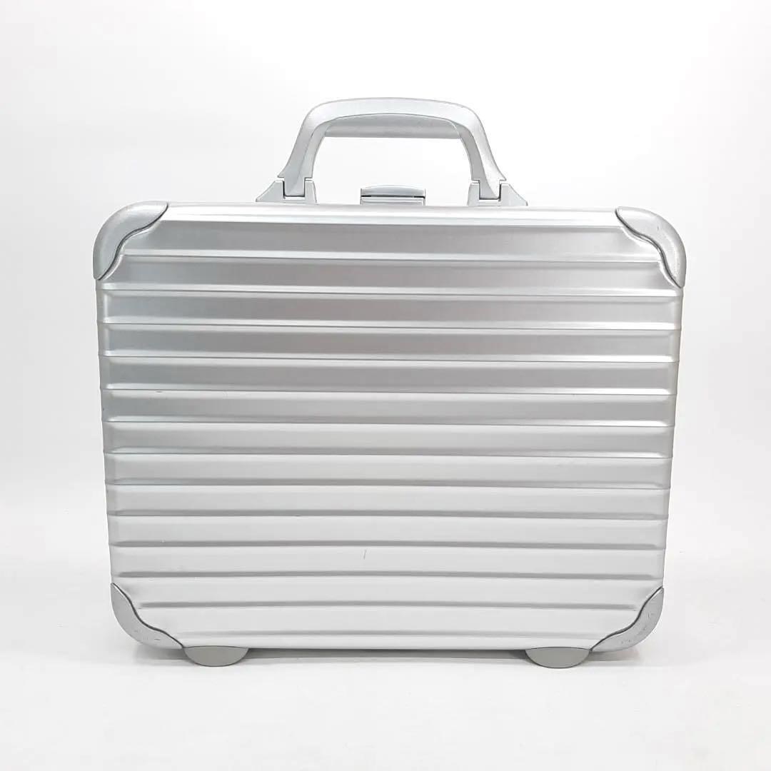 リモワ RIMOWA トパーズ アタッシュケース 909 08|Yahoo!フリマ リモワ RIMOWA トパーズ アタッシュケース 909 08|Yahoo!フリマ