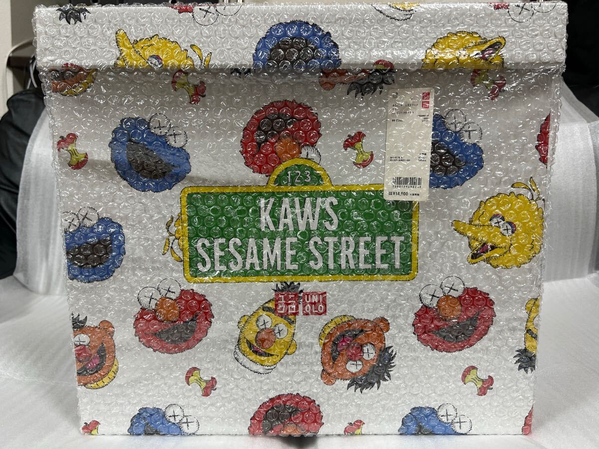 ユニクロ カウズ x セサミストリート トイコンプリートボックス ユニクロ カウズ x セサミストリート トイコンプリートボックス