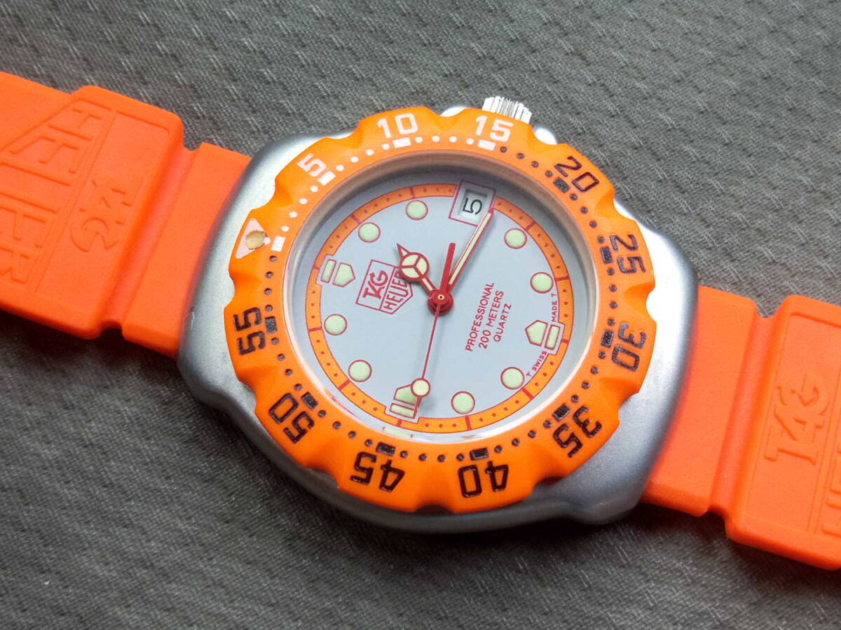 美品【TAG Heuer】タグホイヤー フォーミュラ1 メンズ オレンジ 美品【TAG Heuer】タグホイヤー フォーミュラ1 メンズ オレンジ