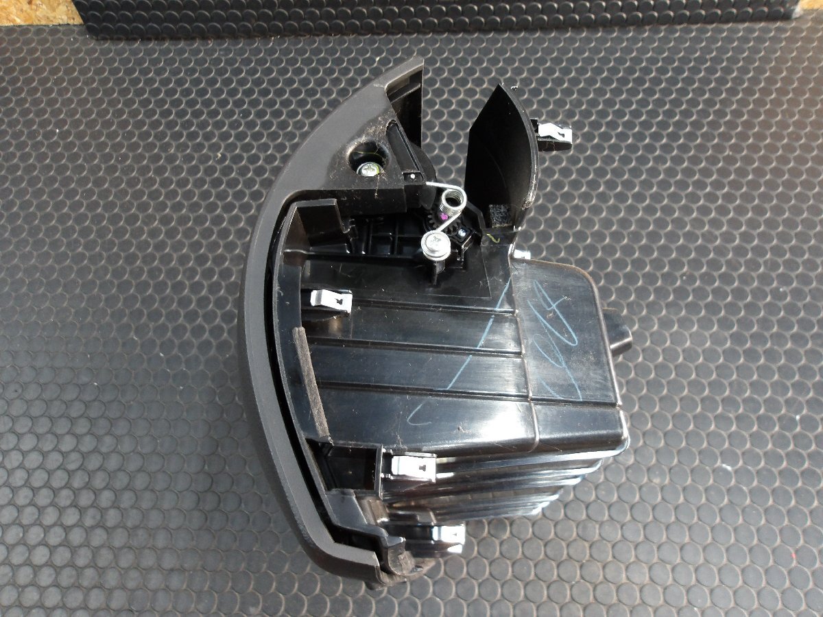 【新品】K13 マーチ グローブボックス68560-1HJ1A Yahoo!オークション -「マーチ k13 グローブボックス」(内装品