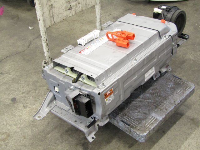 ◎【個人宅配送不可】[J39 H1]【未チェック品】【走行距離72，884㎞】NHP10 アクア ハイブリッドバッテリー【G9280-52031】