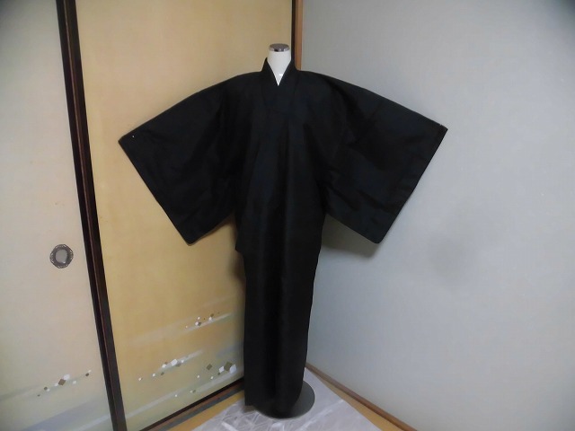 ★着物　男物　黒茶　正絹　身丈１３５，５㎝★