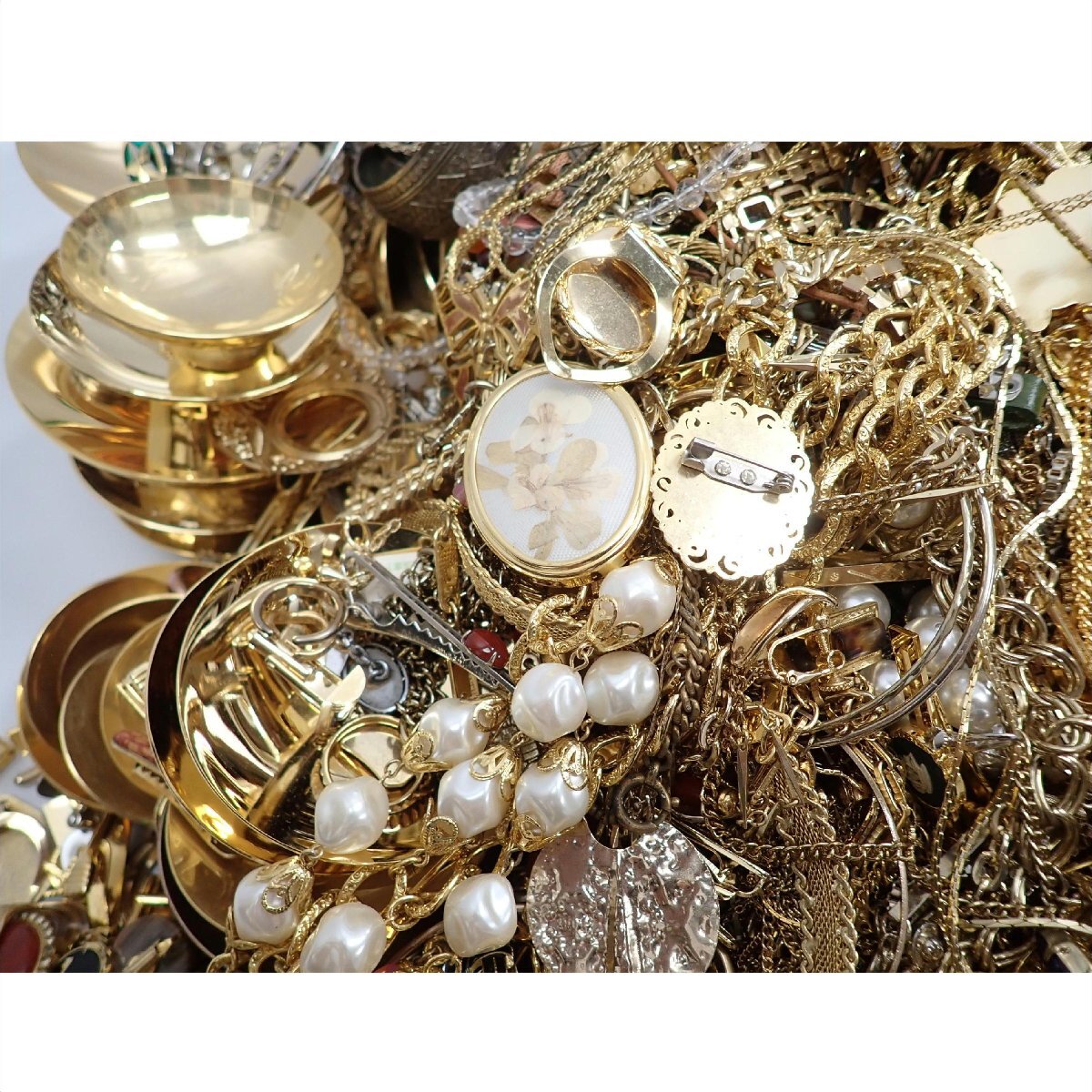 Yahoo!オークション - 1円【ジャンク】 アクセサリー およそ44kg Yahoo!オークション - 1円【ジャンク】 アクセサリー およそ44kg