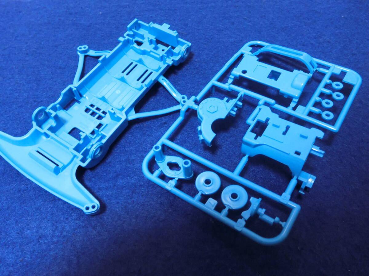 【驚きの値段】 ライトブルー スーパーFMシャーシ 新品 / 水色 入賞 優勝 SFM ミニ四駆