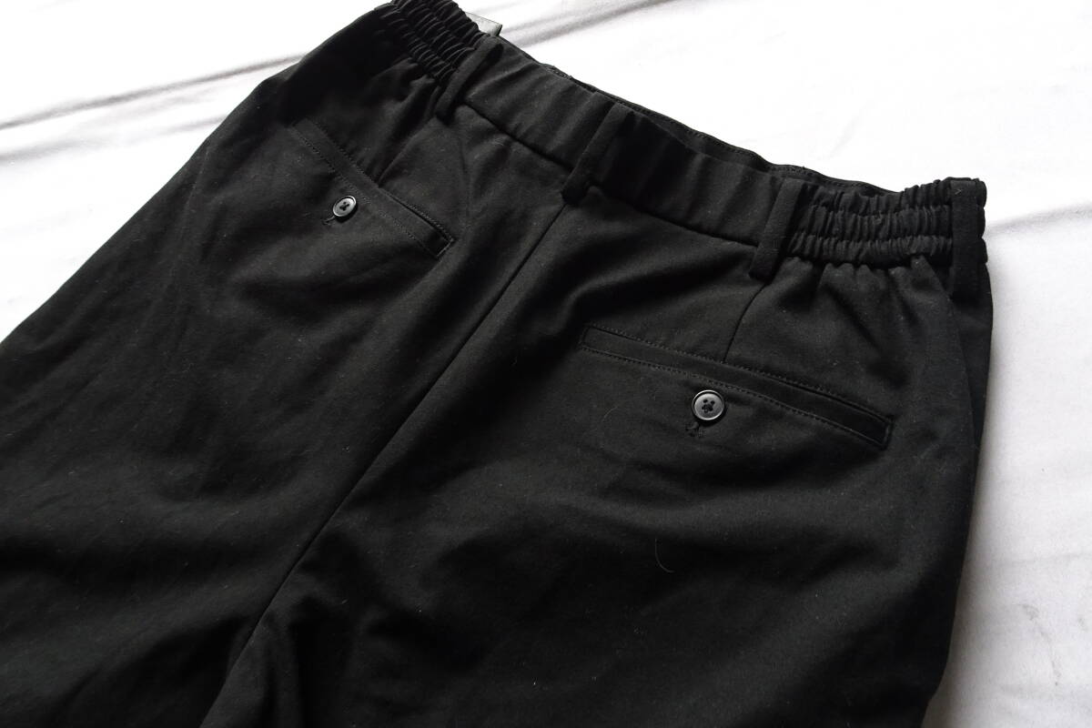 UNIQLO/ユニクロ/321-450280/タックテーパードパンツ/前ジップアップ/ウエストサイドゴム入/キレイめ/黒/ブラック/Sサイズ(10/8R)
