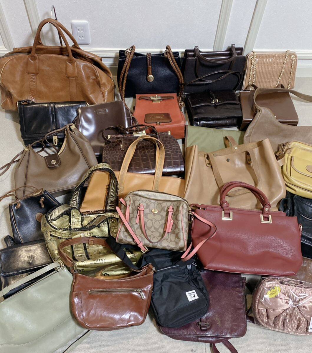 バッグ大量まとめ ブランドバッグ有り 30点以上 COACH Samantha Thavasa ungaro 等 ハンドバッグ ショルダーバッグ トートバッグ