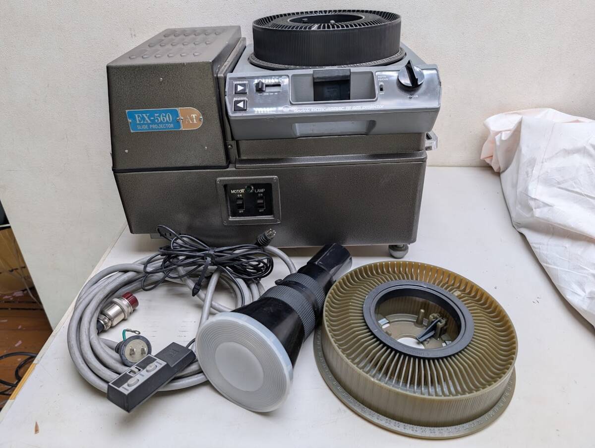 Kodak スライド プロジェクター Ektagraphic III AM+EIKI EX-560 AT ジャンク品 映写機 スライド