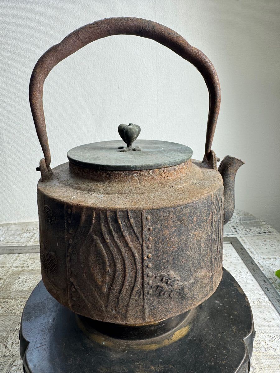 時代物龍文堂 鉄瓶銅蓋水漏れ無し茶道具急須 時代物龍文堂 鉄瓶銅蓋水漏れ無し茶道具急須