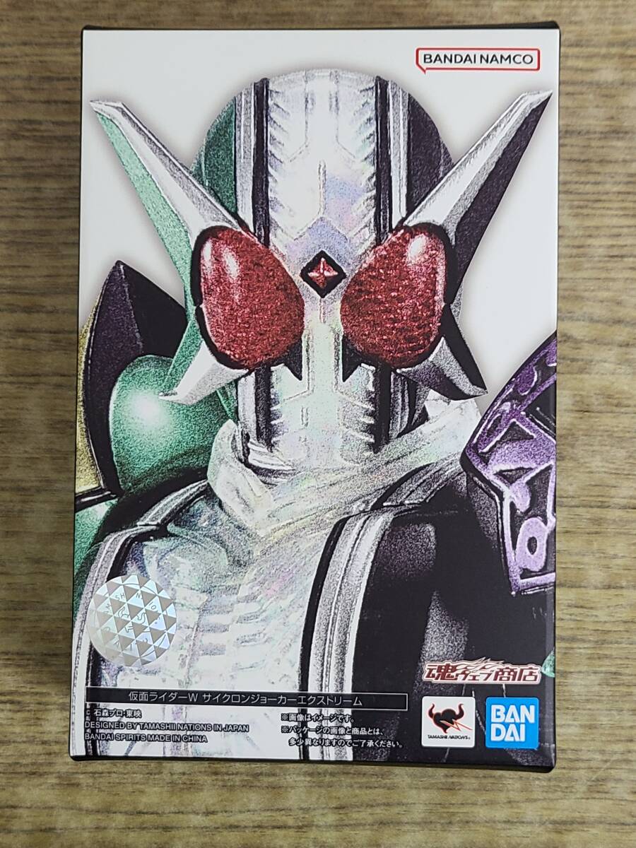 098-Y64) 中古品 S.H.Figuarts (真骨彫製法) 仮面ライダーW サイクロンジョーカーエクストリーム フィギュア バンダイ