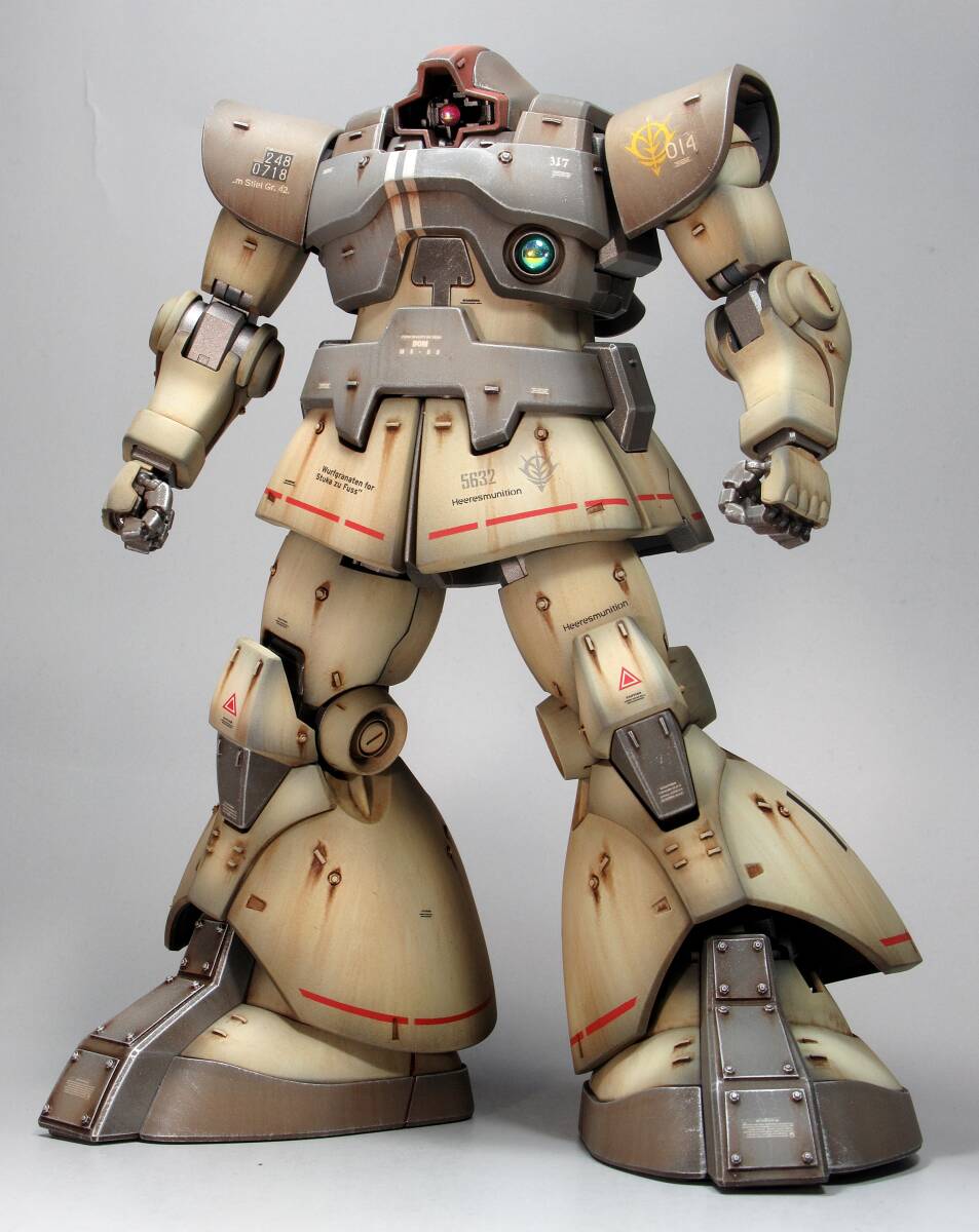 MG 1/100 MS-09 ドム アフリカ戦線 戦場風 改修塗装完成品 MG 1/100 MS-09 ドム アフリカ戦線 戦場風 改修塗装完成品