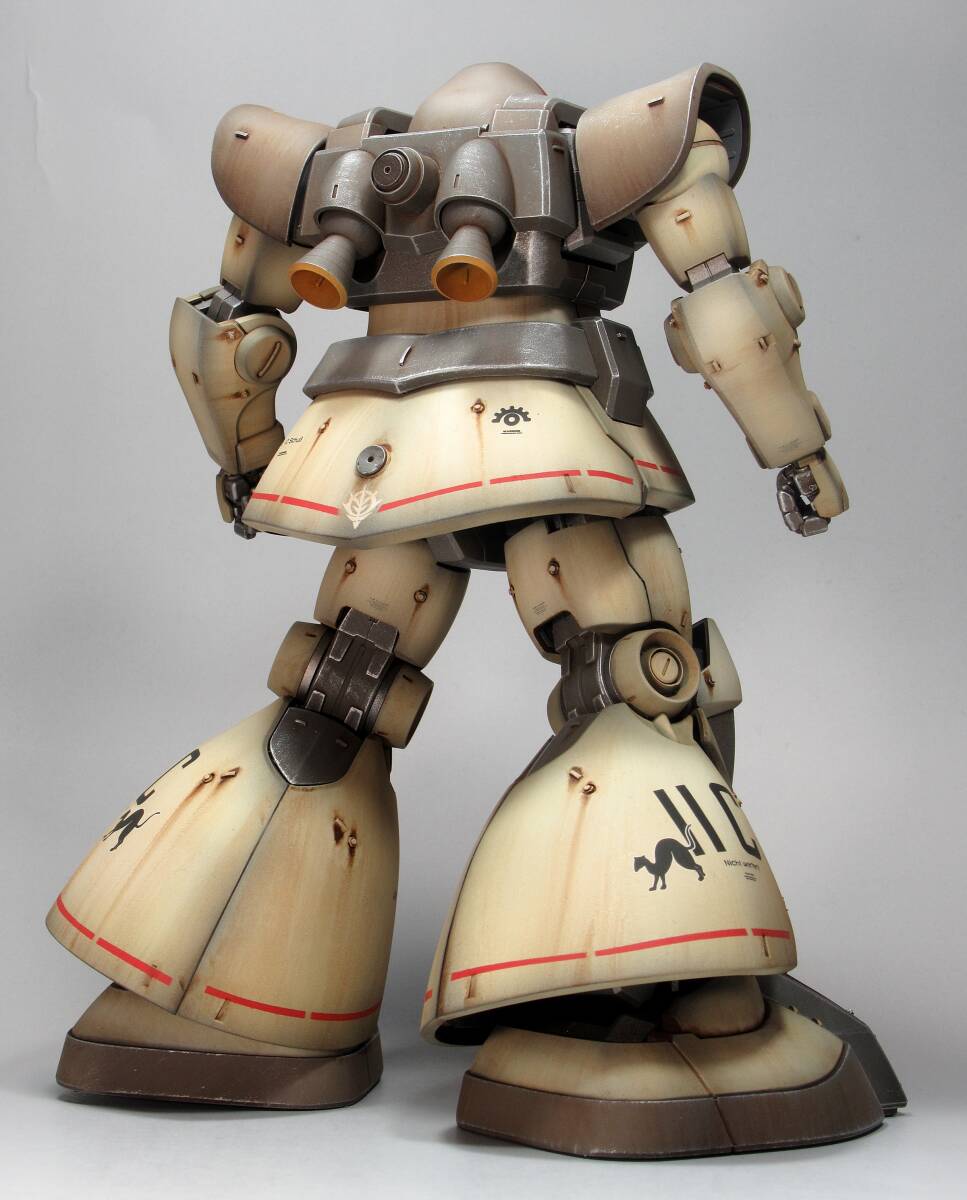 MG 1/100 MS-09 ドム アフリカ戦線 戦場風 改修塗装完成品 MG 1/100 MS-09 ドム アフリカ戦線 戦場風 改修塗装完成品