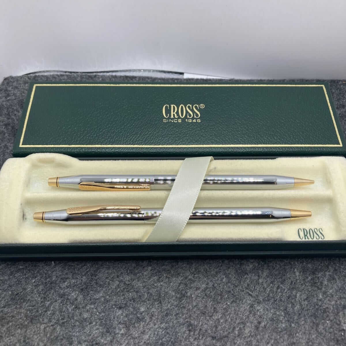 米国最古のペンメーカー　Crossのツイストボールペン２本セット 米国最古のペンメーカーCrossのツイストボールペン2本セット