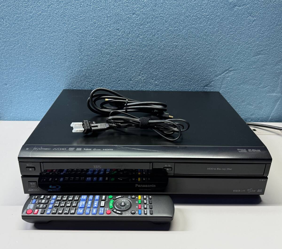 Panasonic DIGA DMR-BR670V VHS一体型 ブルーレイレコーダー 動作OK 現状品。