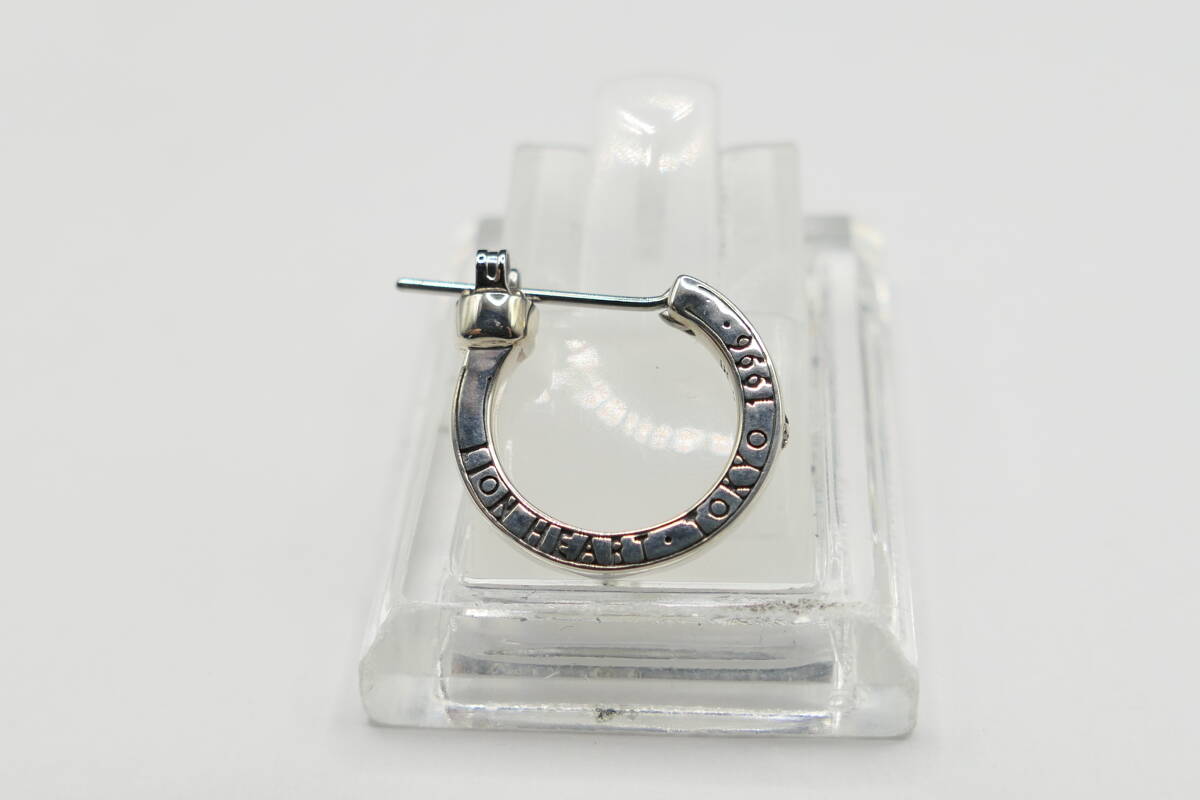 新品　未使用　ライオンハート　合成ダイヤ　ロゴ　フープ　ピアス　クロッシング