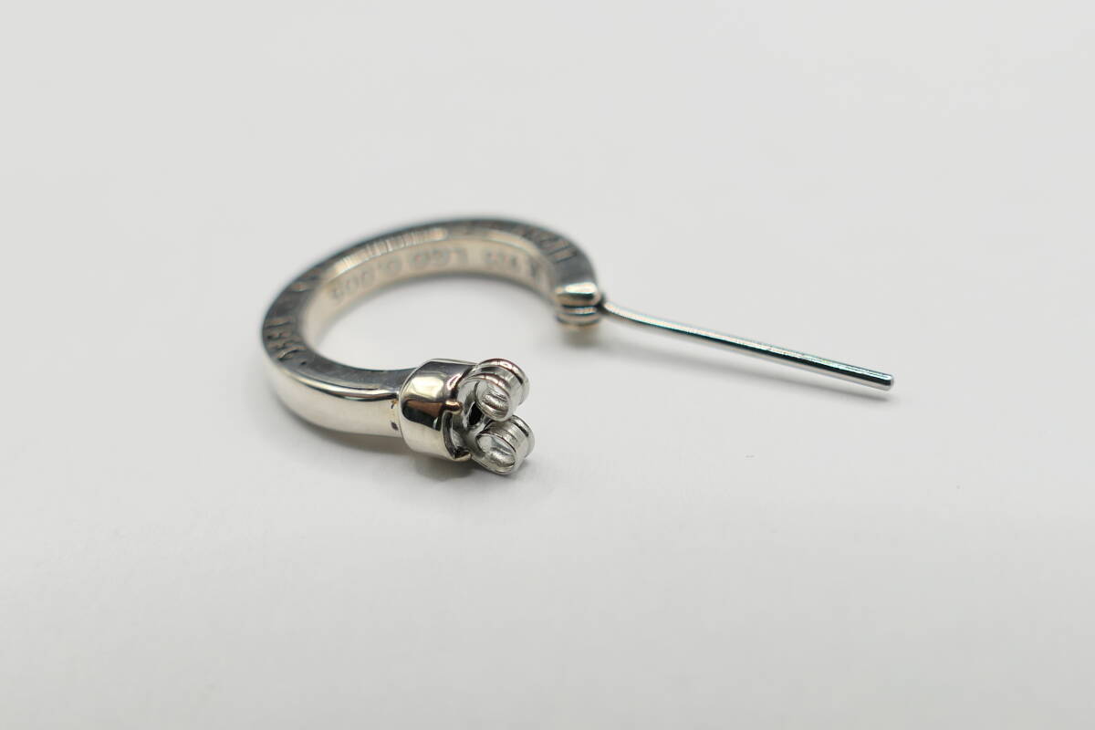 新品　未使用　ライオンハート　合成ダイヤ　ロゴ　フープ　ピアス　クロッシング