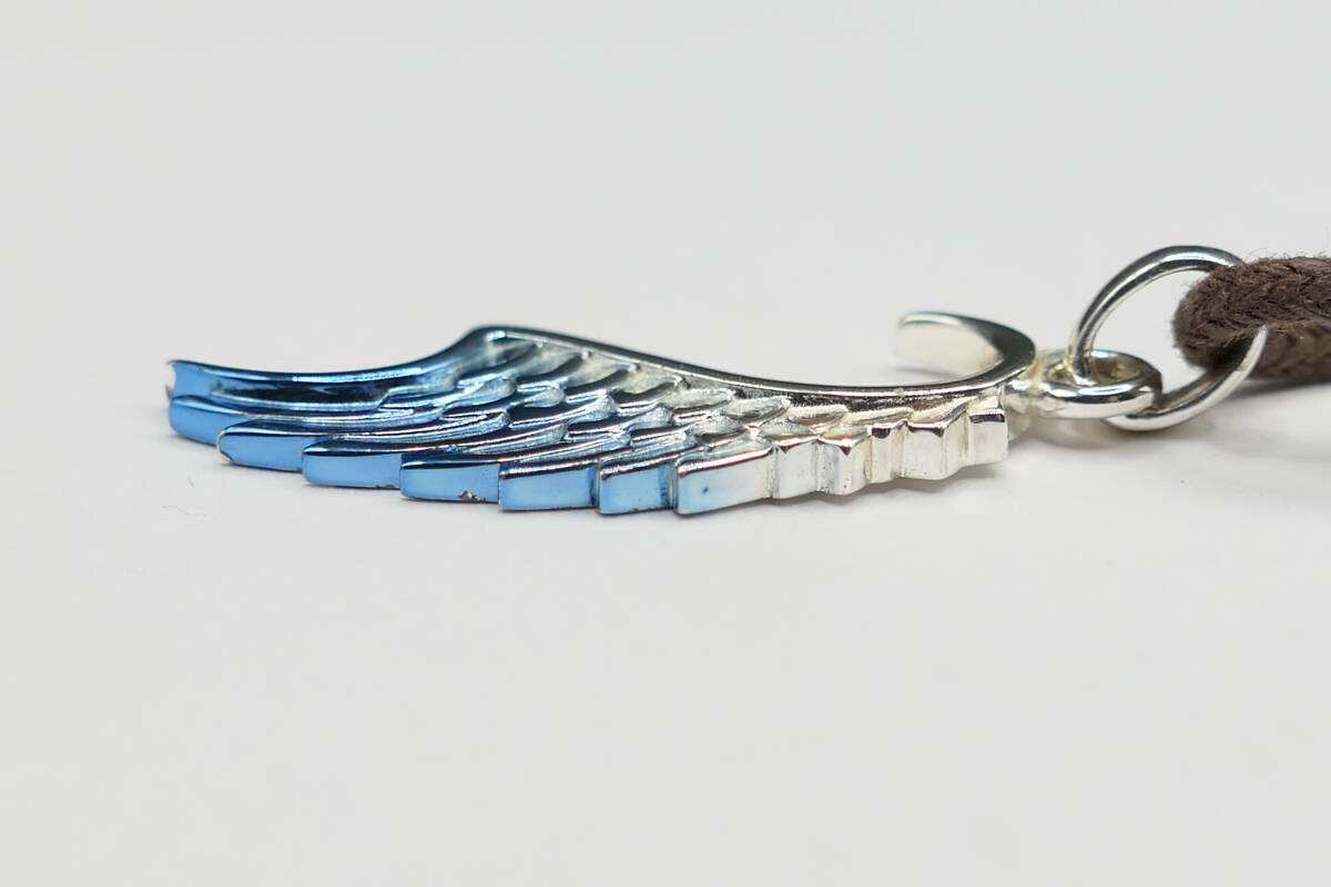 美品　アクアシルバー　グラデーションフェザー　ブルー　ネックレス　ペンダント_画像4