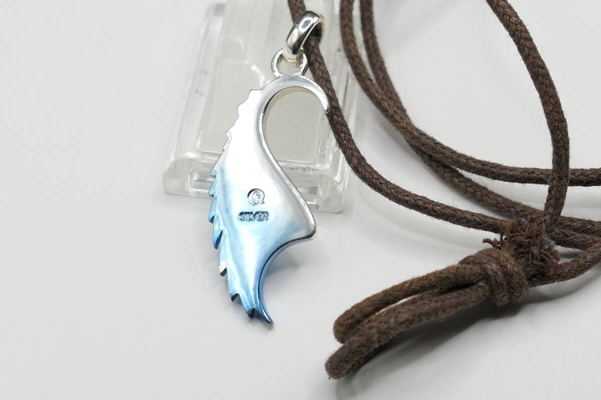 美品　アクアシルバー　グラデーションフェザー　ブルー　ネックレス　ペンダント_画像5