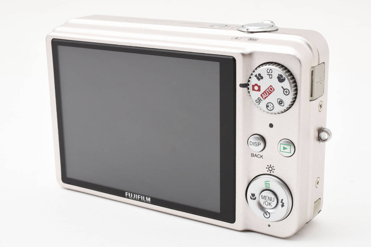 FUJIFILM FinePix J250 コンデジ シルバー 10MP 富士フイルム、光学5倍ズーム機「FinePix J250」 - 価格.com