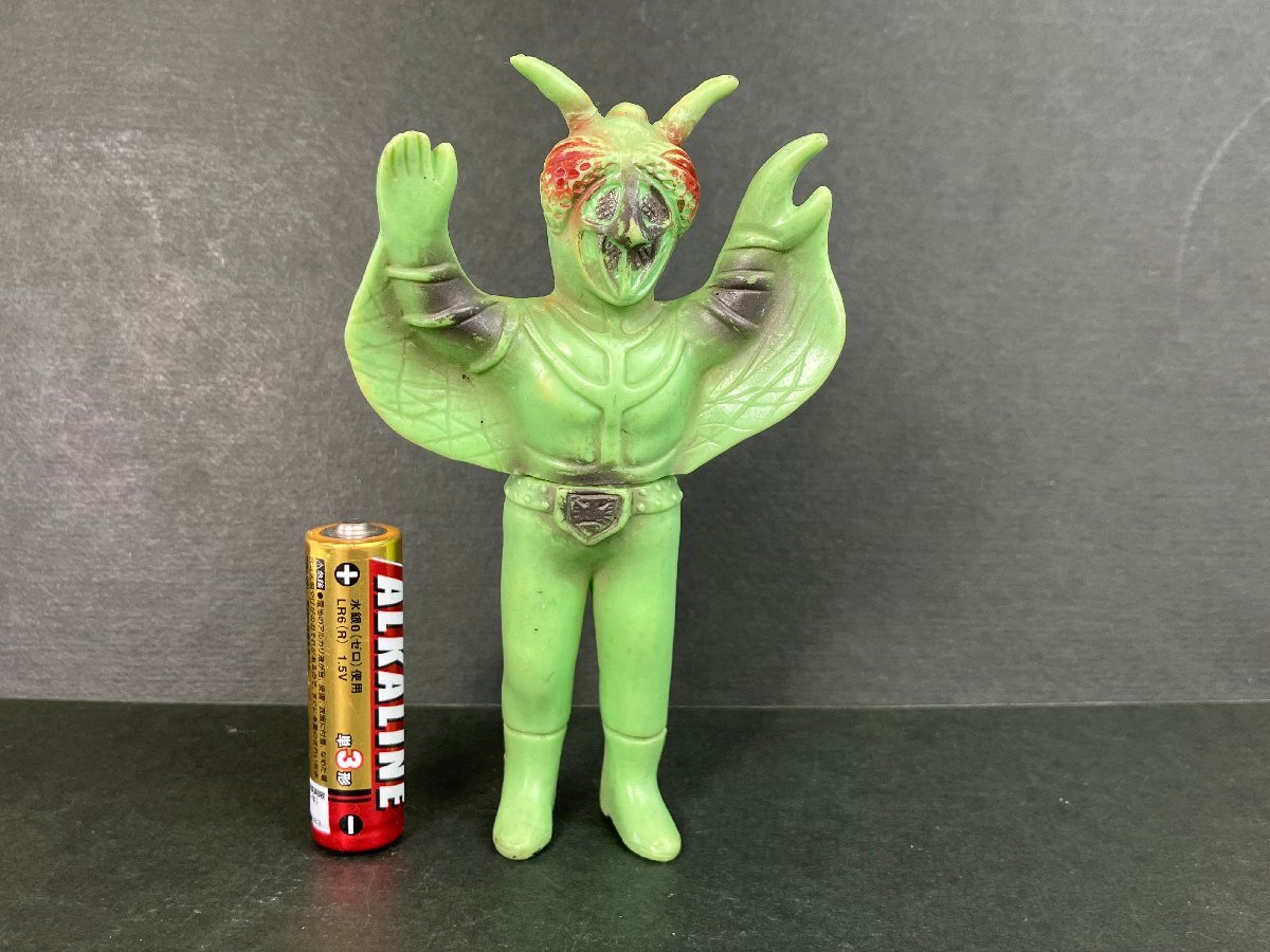 美品 当時物 カマキリ男 旧バンダイ スタンダードサイズ Yahoo!オークション - 当時物 旧バンダイ 仮面ライダー カマキリ