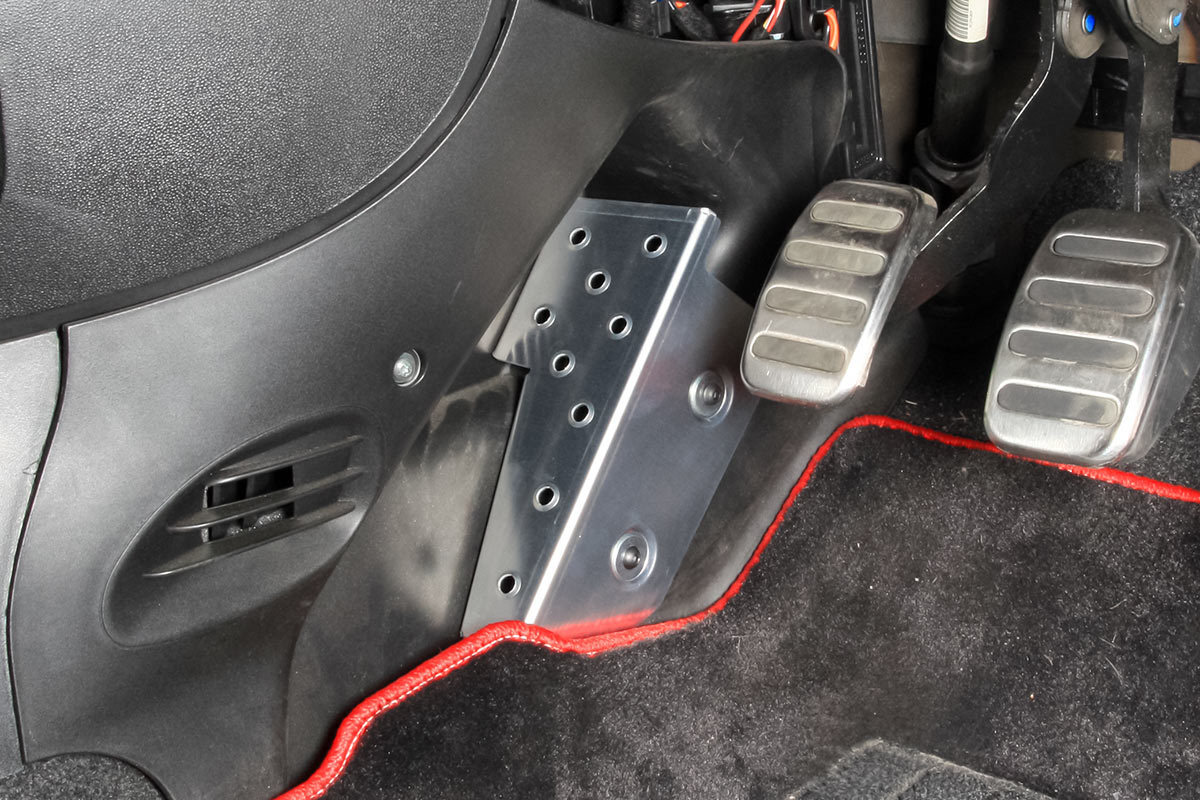 OKUYAMA オクヤマ DASH ドライバーフットレスト フィアット パンダ 1.2L (MT) 16914