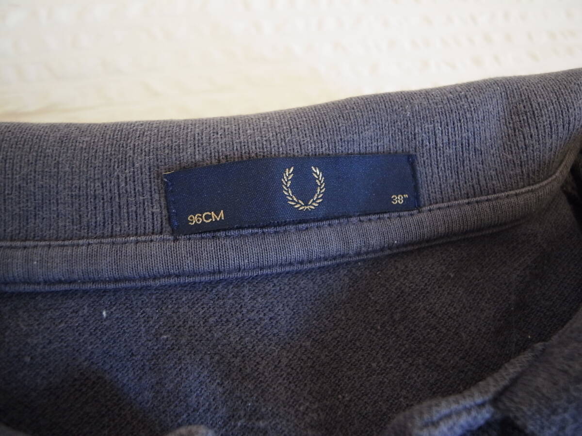 FRED PERRY フレッドペリー ポロシャツ サイズ 38 ネイビー FRED PERRY フレッドペリー ポロシャツ サイズ 38 ネイビー