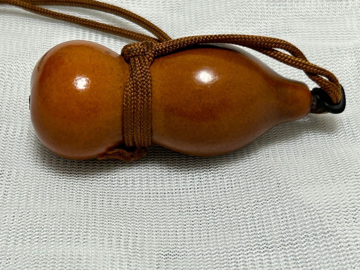 小さな瓢箪 根付 置物 美術品 瓢箪 ひょうたん 煎茶飾り 古瓢箪　提げ物 小さな瓢箪 根付 置物 美術品 瓢箪 ひょうたん 煎茶飾り 古瓢箪