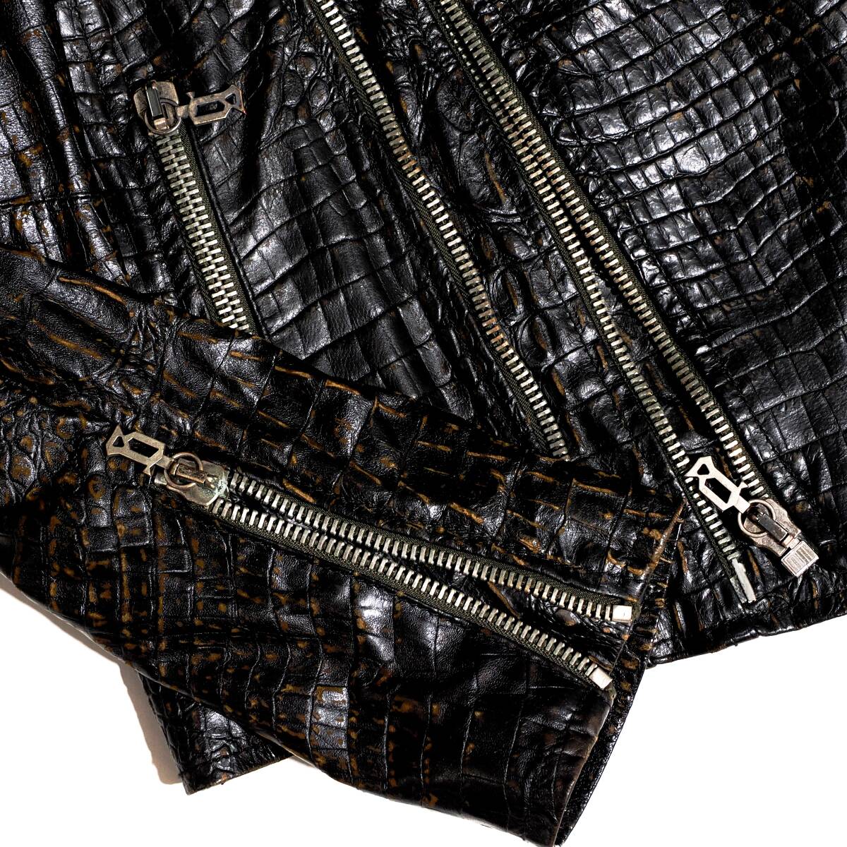 贅の極み MADE IN ITALY「john galliano/ジョンガリアーノ」圧巻 贅の極み MADE IN ITALY「john galliano/ジョンガリアーノ」圧巻