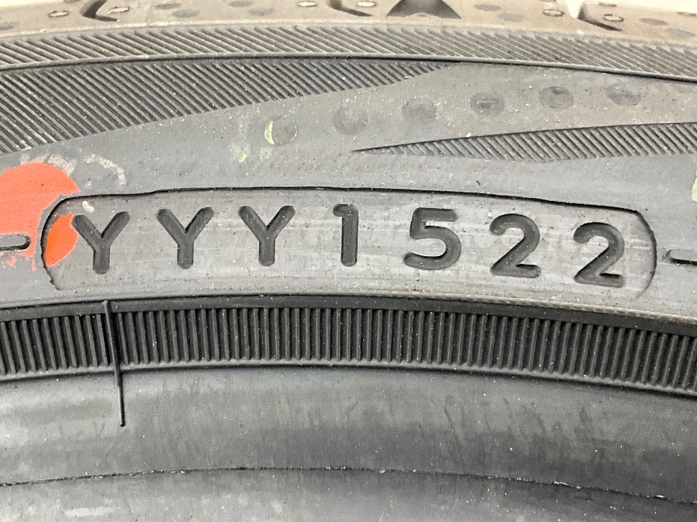 新品タイヤ 処分特価 2本セット 225/40R19 93W ヨコハマ BLUEARTH-RV RV03 夏 サマー 225/40/19 カムリ/ノア b8743