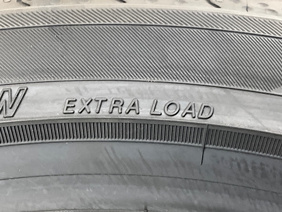 新品タイヤ 処分特価 2本セット 225/40R19 93W ヨコハマ BLUEARTH-RV RV03 夏 サマー 225/40/19 カムリ/ノア b8743