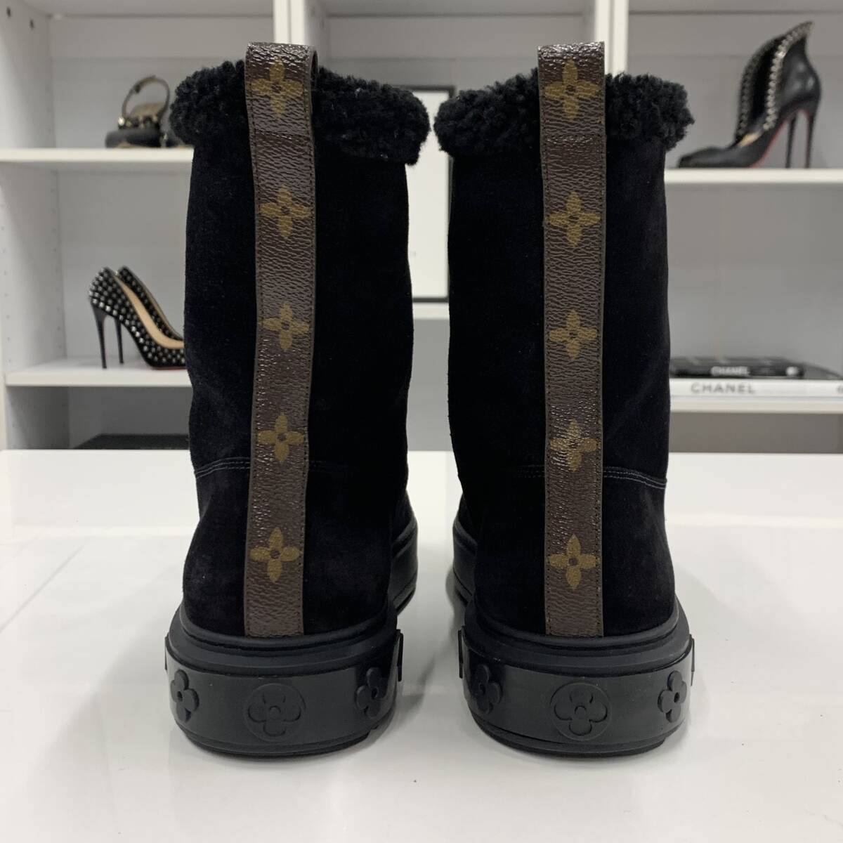 M10515 ヴィトン ブリージーライン スエード モノグラム LVロゴ M10515 ヴィトン ブリージーライン スエード モノグラム LVロゴ