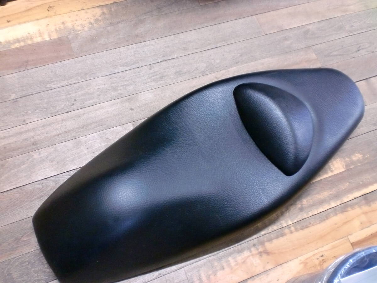 ホンダ PCX JF28　PCX150 KF12純正　シート　破れ無し　HONDA 中古　ＰＣＸ125