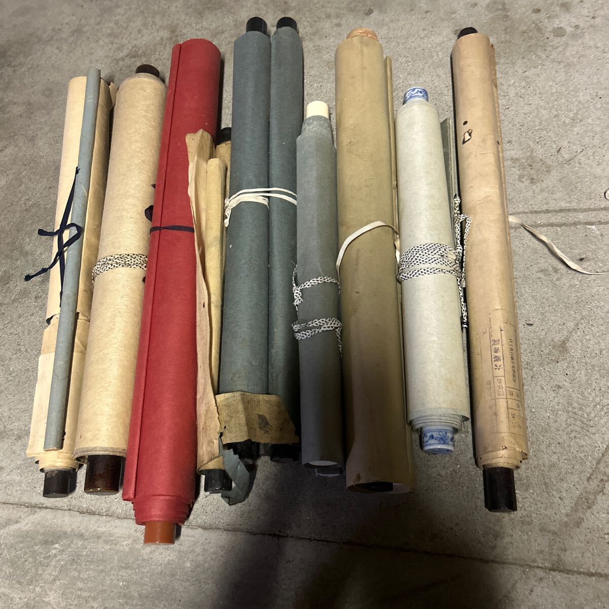 掛軸 大量 100本 まとめて 中国 書画 古画 山水 花鳥 仏画 木版 掛軸 大量 100本 まとめて 中国 書画 古画 山水 花鳥 仏画 木版