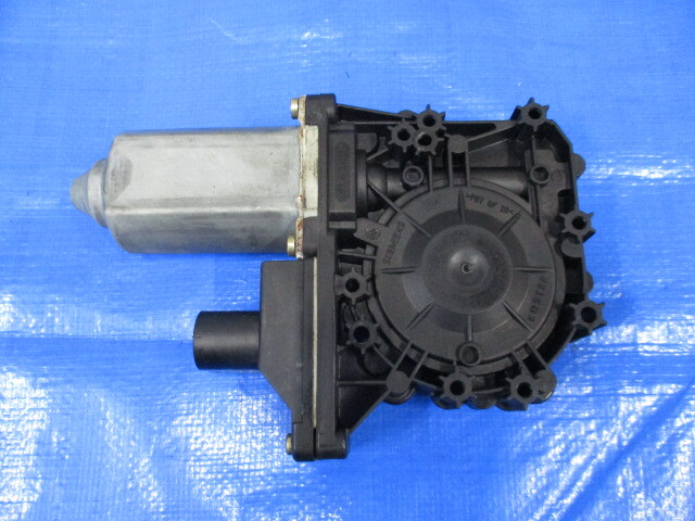●アウディ TT 8NBHEF 8N PW パワーウィンドウ モーター 右 運転席 作動確認済みです●