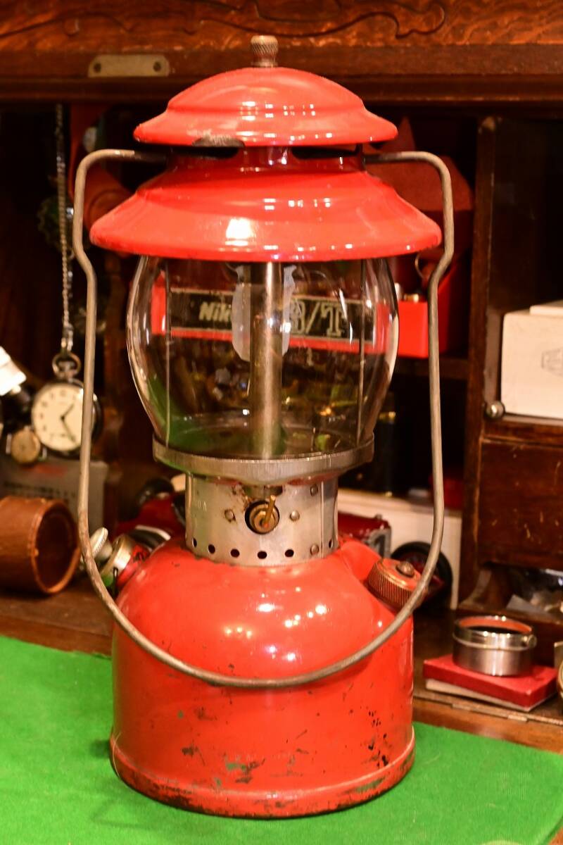 【ビンテージ・アウトドア・キャンプ用品】1971年11月製造 コールマン 200A ガソリンランタン 点火確認済 軽整備済_画像2