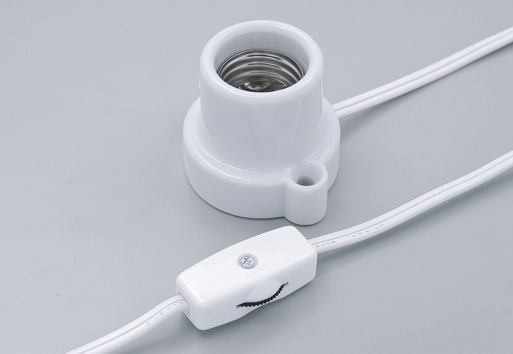 ELPA コード付ソケット KP-M2615H W_画像1