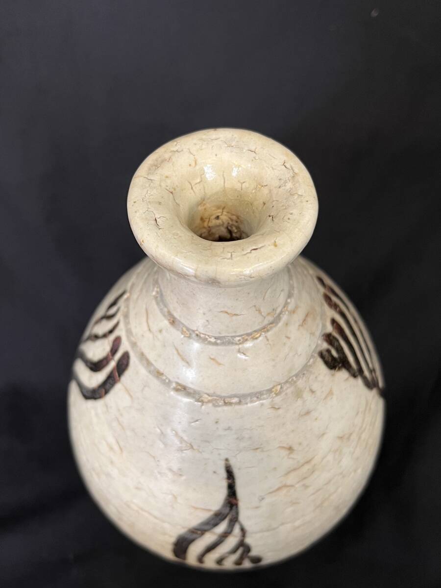 ☆朝鮮 粉青沙器 鉄絵 羽根文 瓶 徳利 花瓶 木箱入り ☆朝鮮 粉青沙器 鉄絵 羽根文 瓶 徳利 花瓶 木箱入り