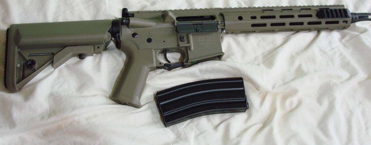 S&T M4 URX4 MLOK 11.5インチ チャレンジャーライン G3電動ガンDE(KAC)　美品ですが訳アリ