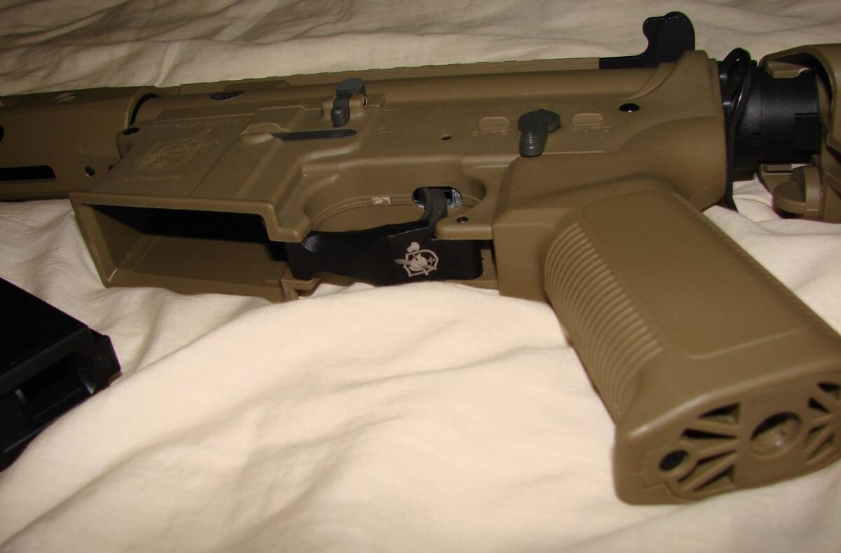 S&T M4 URX4 MLOK 11.5インチ チャレンジャーライン G3電動ガンDE(KAC)　美品ですが訳アリ