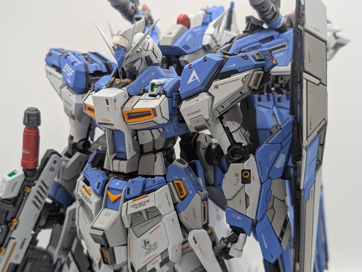 Yahoo!オークション - 1/100 Hi-νガンダム 塗装済 完成品 Yahoo!オークション - 1/100 Hi-νガンダム 塗装済 完成品