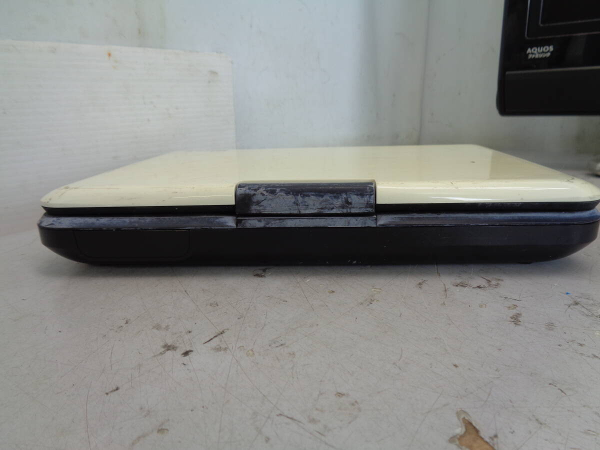 C1729　Wizz　ポータブルDVDプレーヤー　DV-P10J