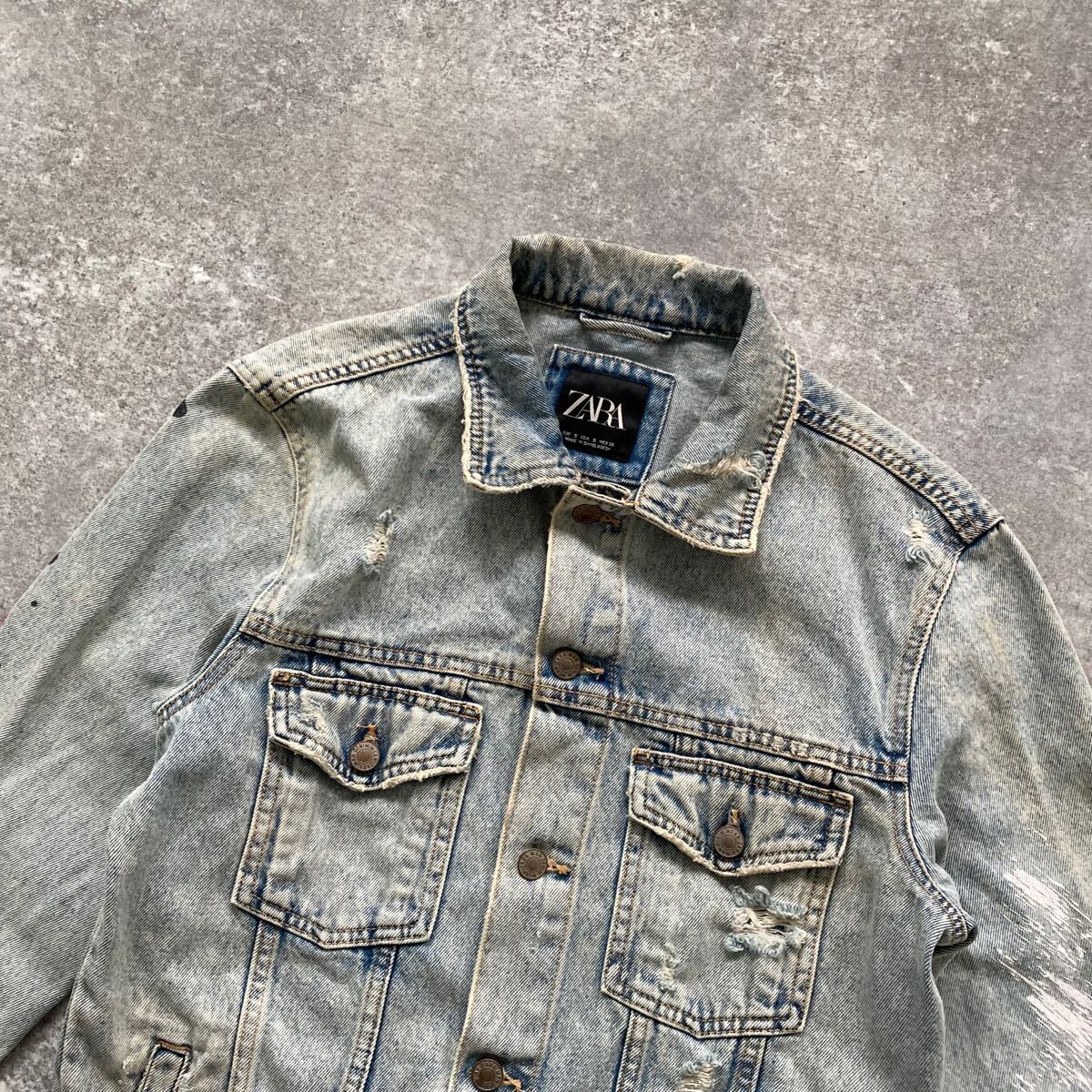 ZARA】ザラ デニムジャケット ジージャン ペイント加工 ダメージ ZARA】ザラ デニムジャケット ジージャン ペイント加工 ダメージ