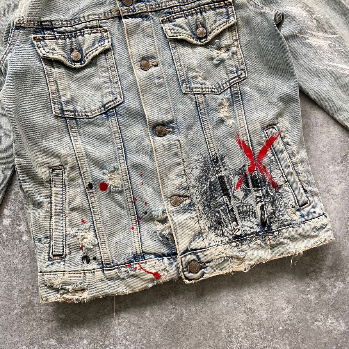 ZARA】ザラ デニムジャケット ジージャン ペイント加工 ダメージ ZARA】ザラ デニムジャケット ジージャン ペイント加工 ダメージ