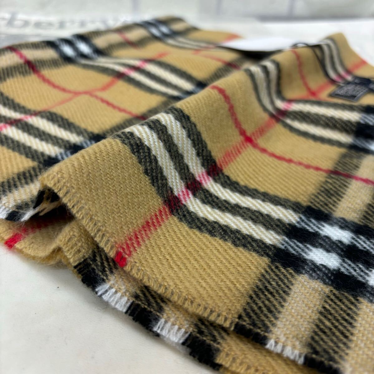 バーバリー ノバチェック マフラー ウール100% 新品タグつきイングランド製 新品 タグ付き バーバリー BURBERRYS イングランド製 マフラー